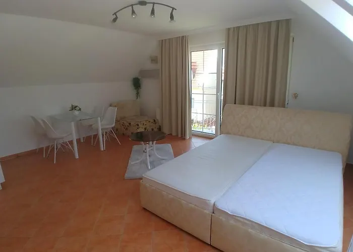 Zsolnai アパート